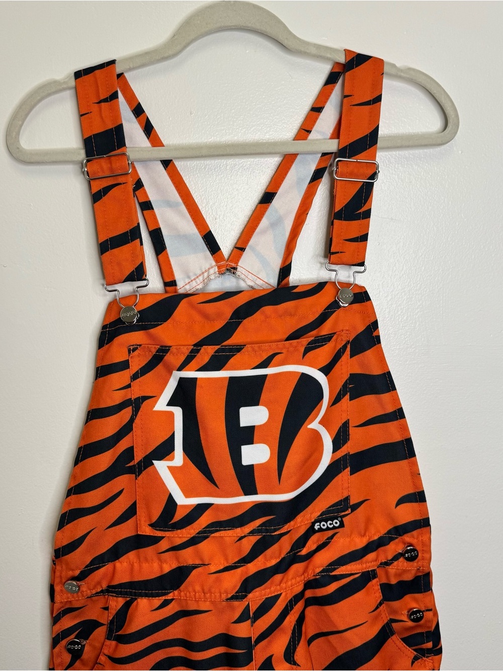 Women’s Foco Cincinnati Bengals Orange Tiger-Stripe Bib Overalls Medium - Picture 2 of 10